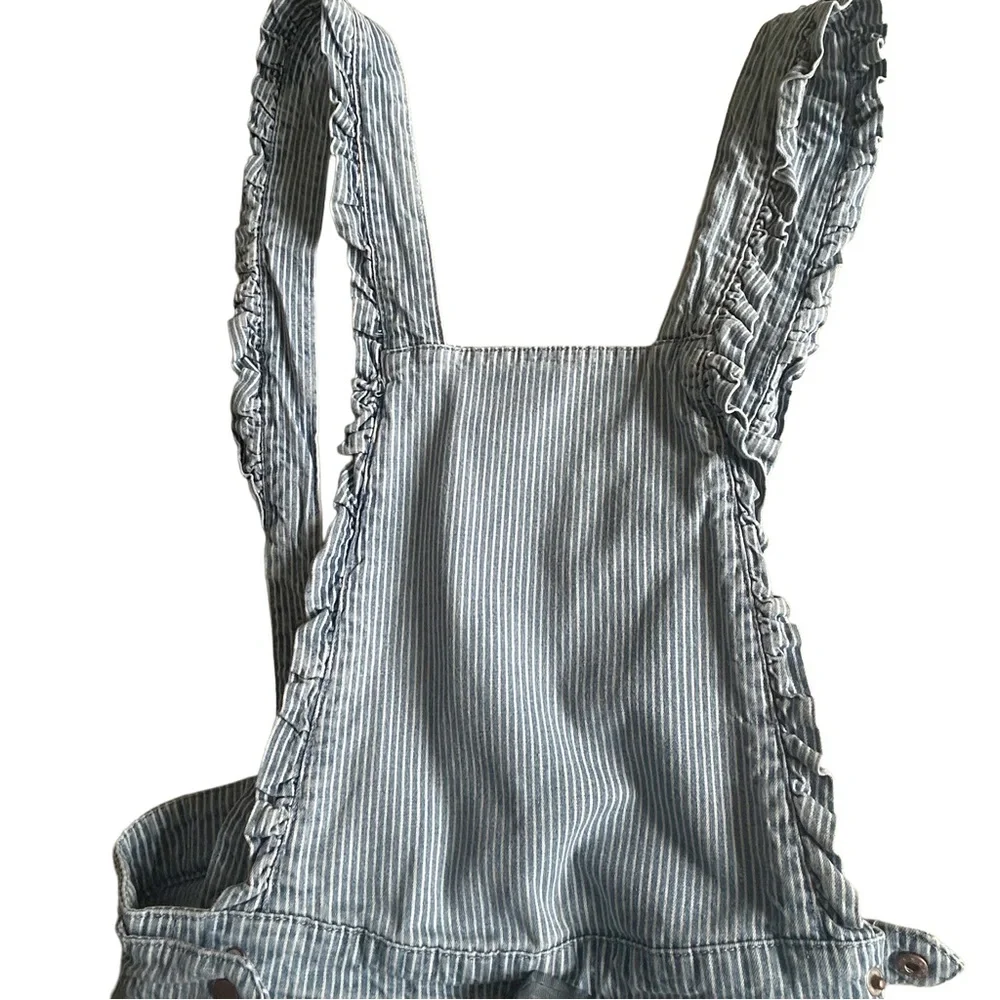Cream Women’s Faded Blue Denim Pinstripe Overalls with Ruffled Straps  Size XS - Picture 4 of 16